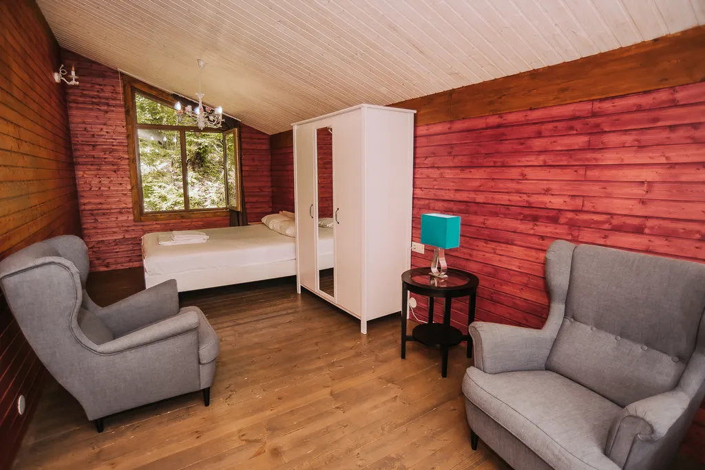 Домик в горах по дороге на Рицу