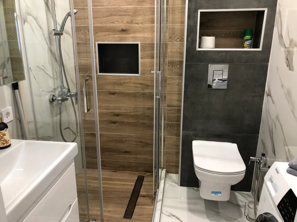 Квартира с отдельной спальней в 15 минут от моря