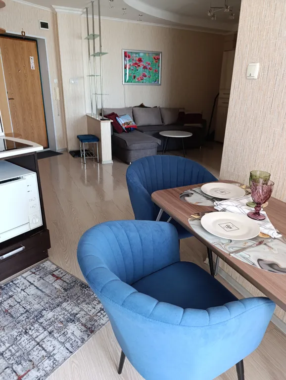 Квартира на набережной с видом на реку