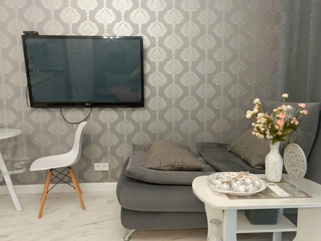 Уютная студия с новым авторским ремонтом в лучшем ЖК