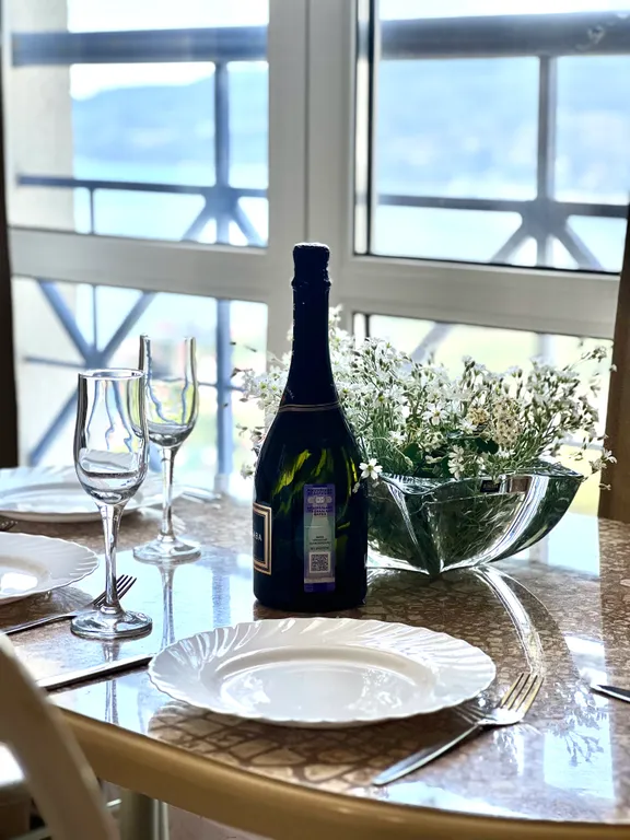 Уютная двухкомнатная квартира с прекрасными видами на Ялту