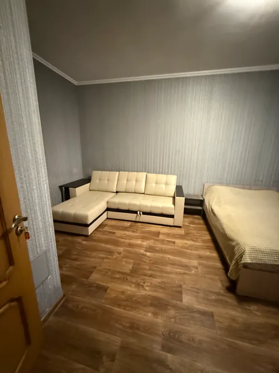 Большая комната в коттедже