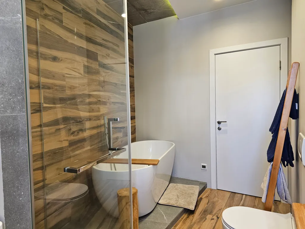 2х.ком.кв.  85.кв.м  в Центре вид на море и город , район Фуникулёра