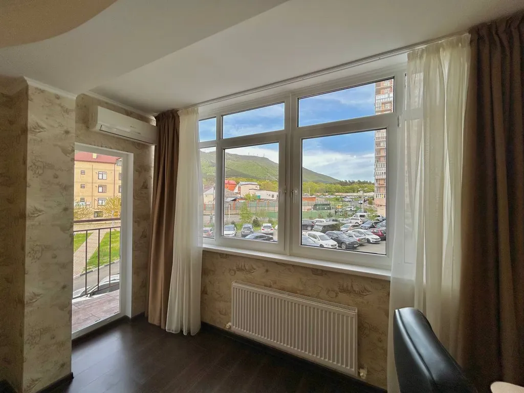 Квартира 3-комнатная квартира с террасой в Сосновой роще — Геленджик