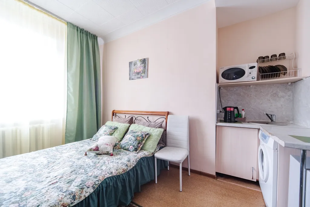 Солнечная комната-студия рядом с Театром драммы