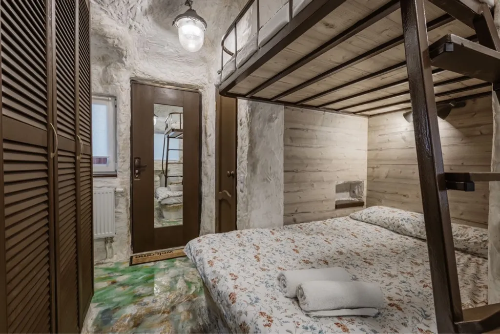 Студия № 6 Пещepа