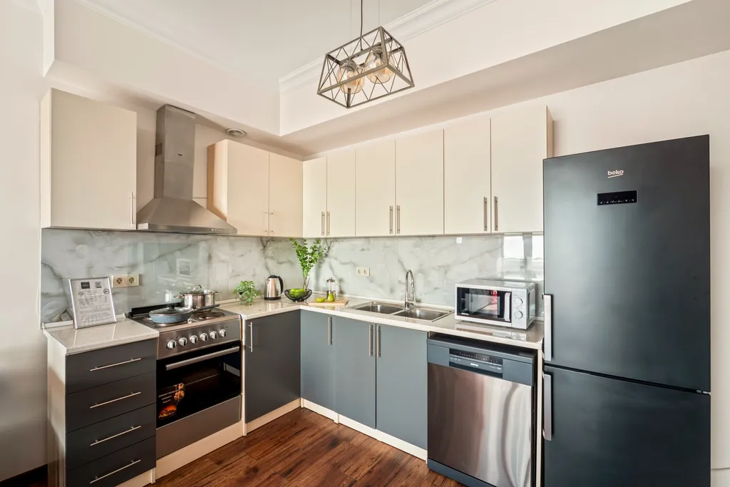 Просторная квартира с красивым видом в центре города / Стей Инн