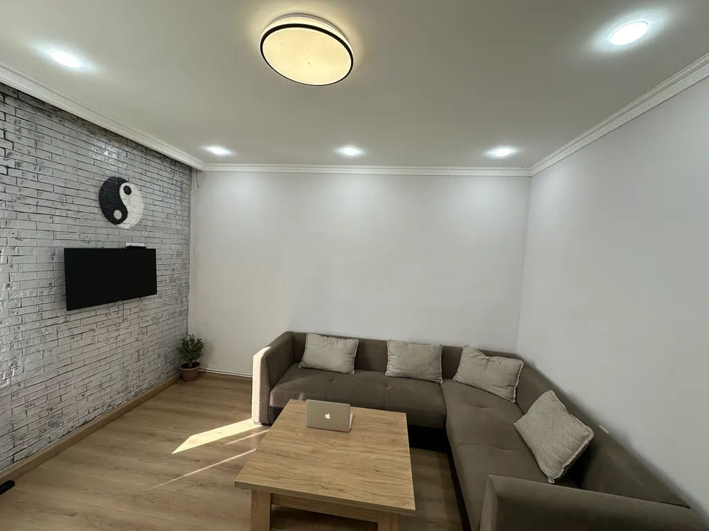 Большой уютный дом со своим садом