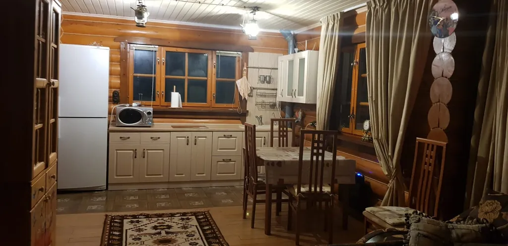 Дом с видом на озеро Волго