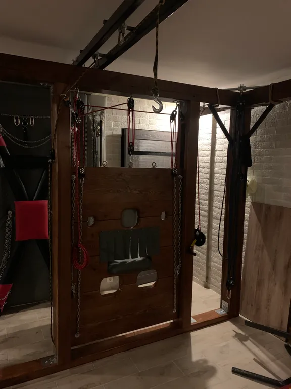 Игровая студия для взрослых)