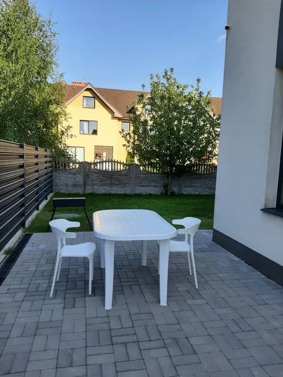 Квартира с участком, барбекю зона, закрытая территория, парковка