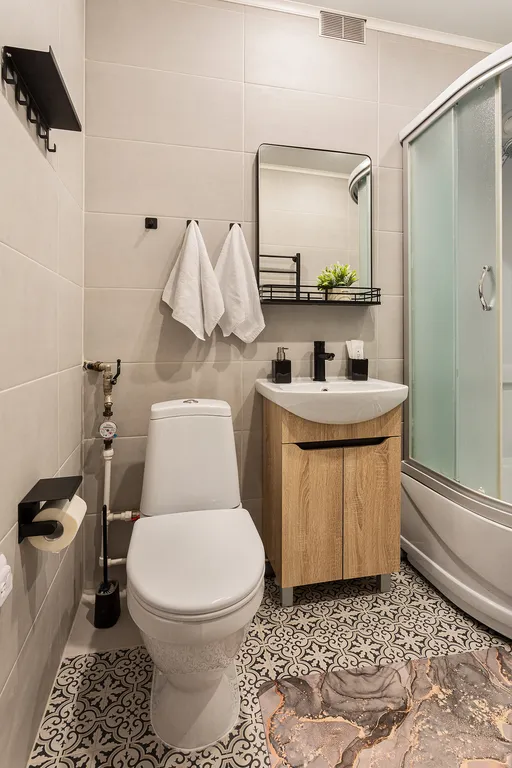 FullHouseApart Двухкомнатная квартира с балконом и детской кроваткой