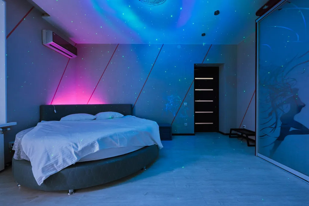 Квартира 7-местные апартаменты с паркингом, напротив ТЦ — аренда посуточно в Екатеринбург