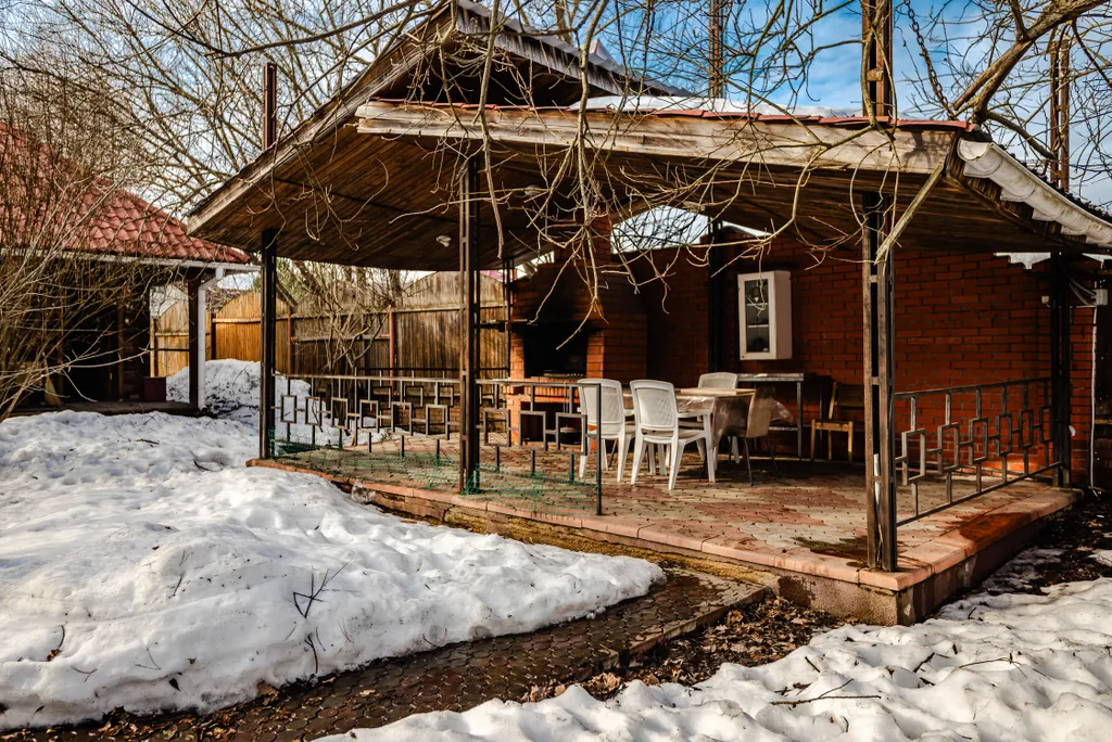 Дом с бассейном и сауной