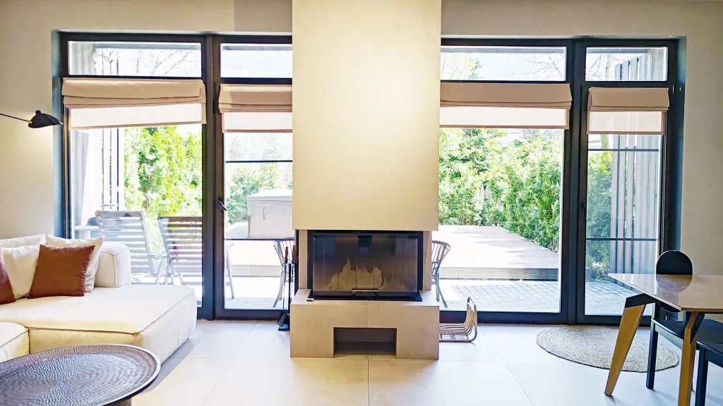 Таунхаус с джакузи и сауной. Камин. Панорамные окна. Барбекю.