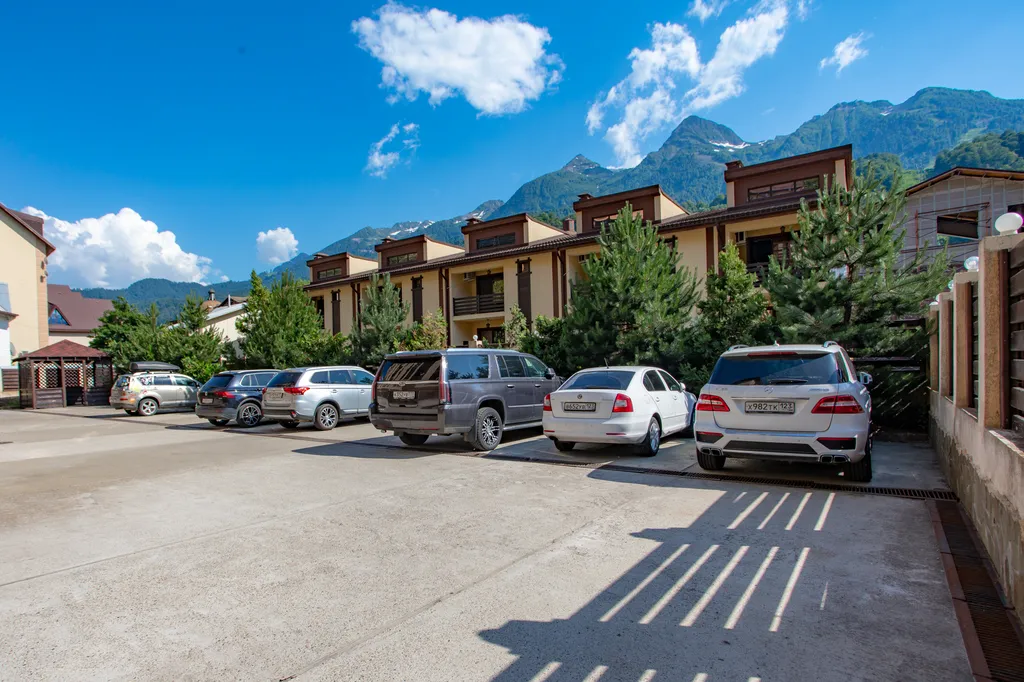 Апартамент с балконом и видом на горы №6