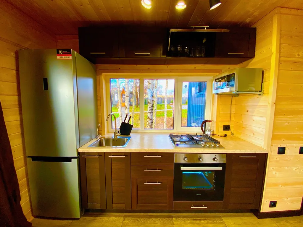 Дом Благодать у пруда с панорамными окнами