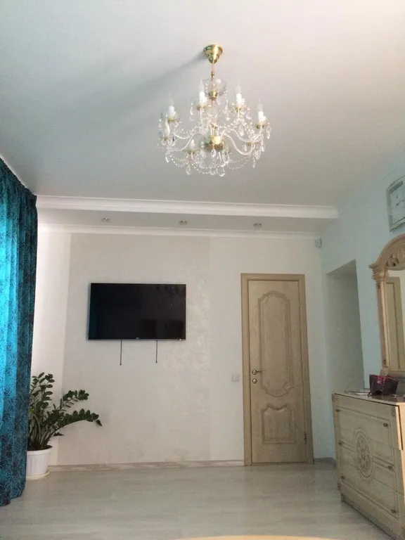 Дом с двориком для вас и парковка