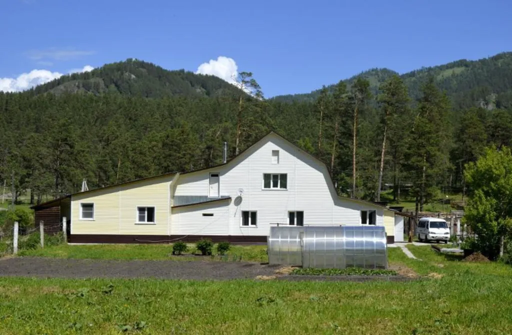 Дом на берегу реки Катунь