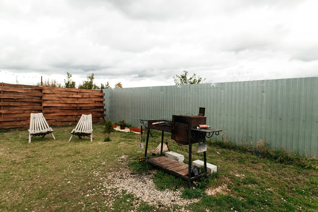 Треугольный дом