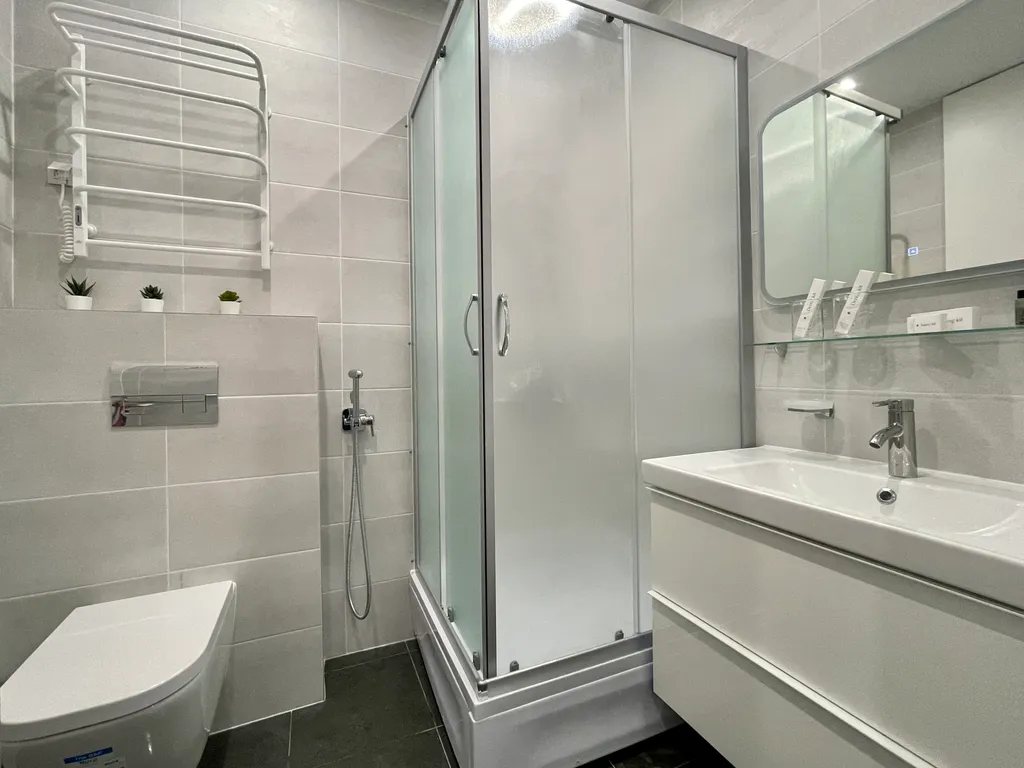 Фреш Двухкомнатная квартира с гостиной и с душевой кабиной