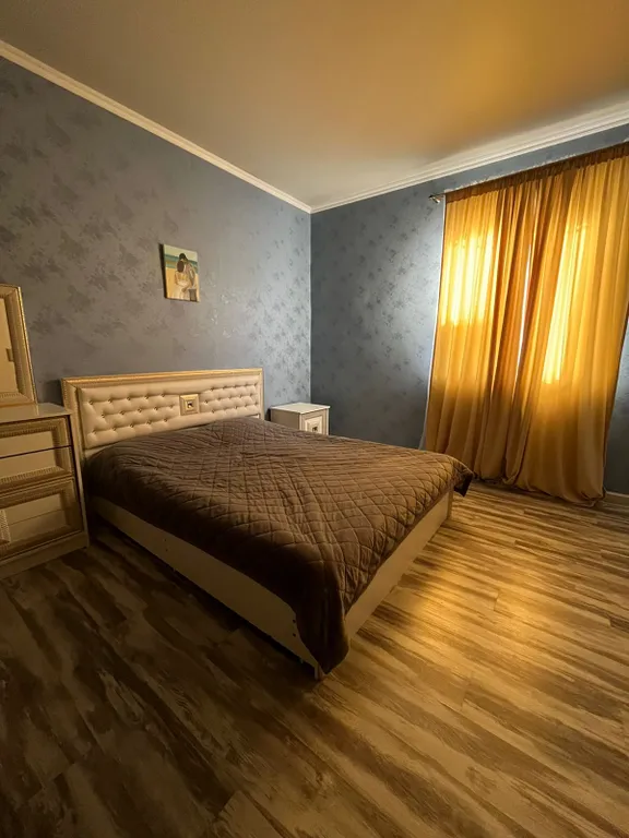 Коттедж Дом в цeнтpе гopoдa c евроремонтoм — аренда посуточно в Сухум