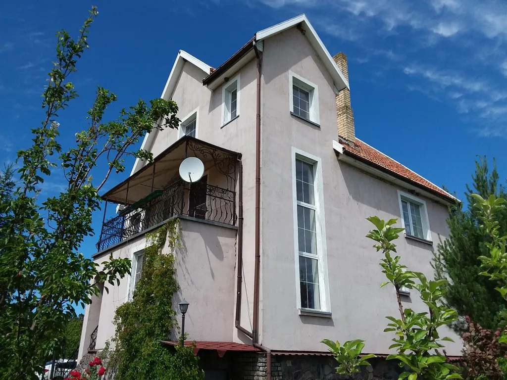 Загородный дом Филино с сауной, садом и барбекю