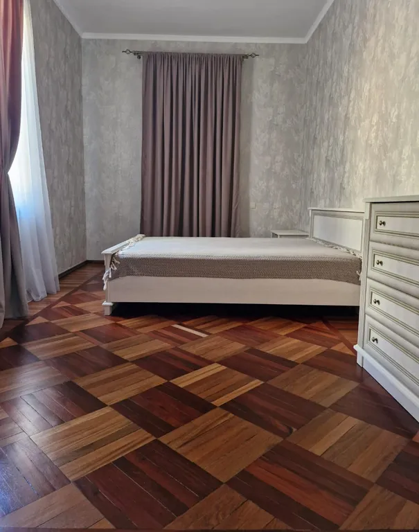 Коттедж Дом в центре города — Сухум