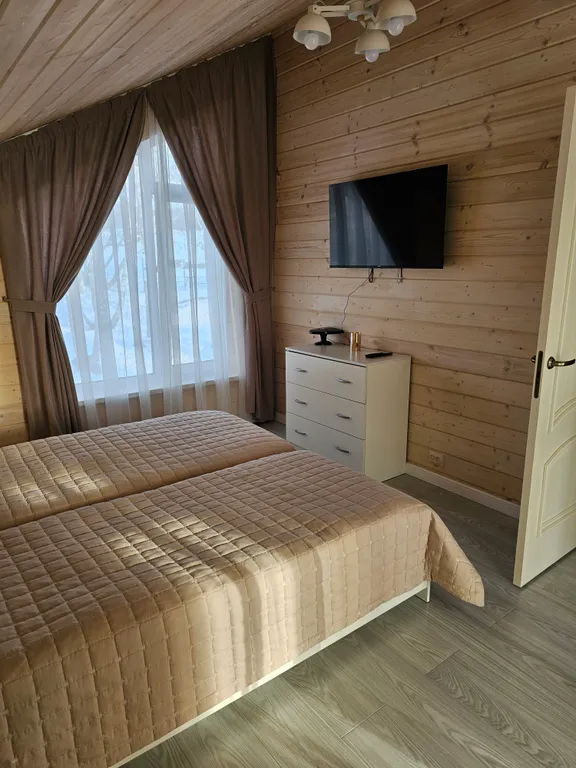 Современный новый дом с баней на дровах и собственной террриторией