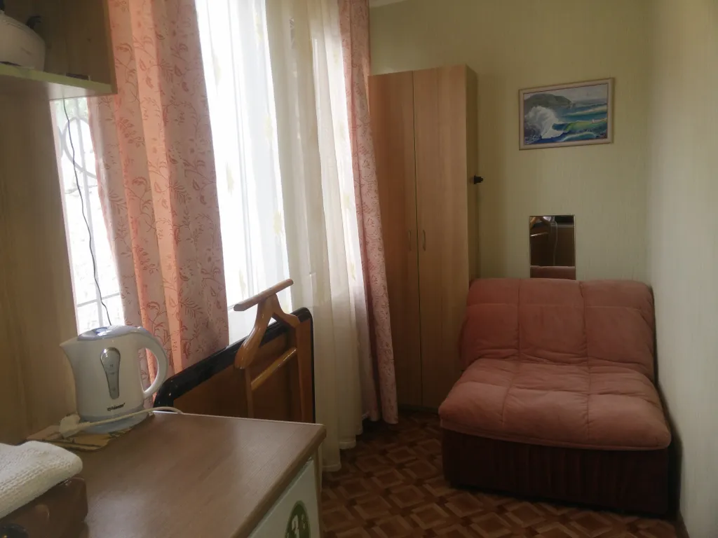 Часть дома со своим двориком в трёх минутах от пляжа