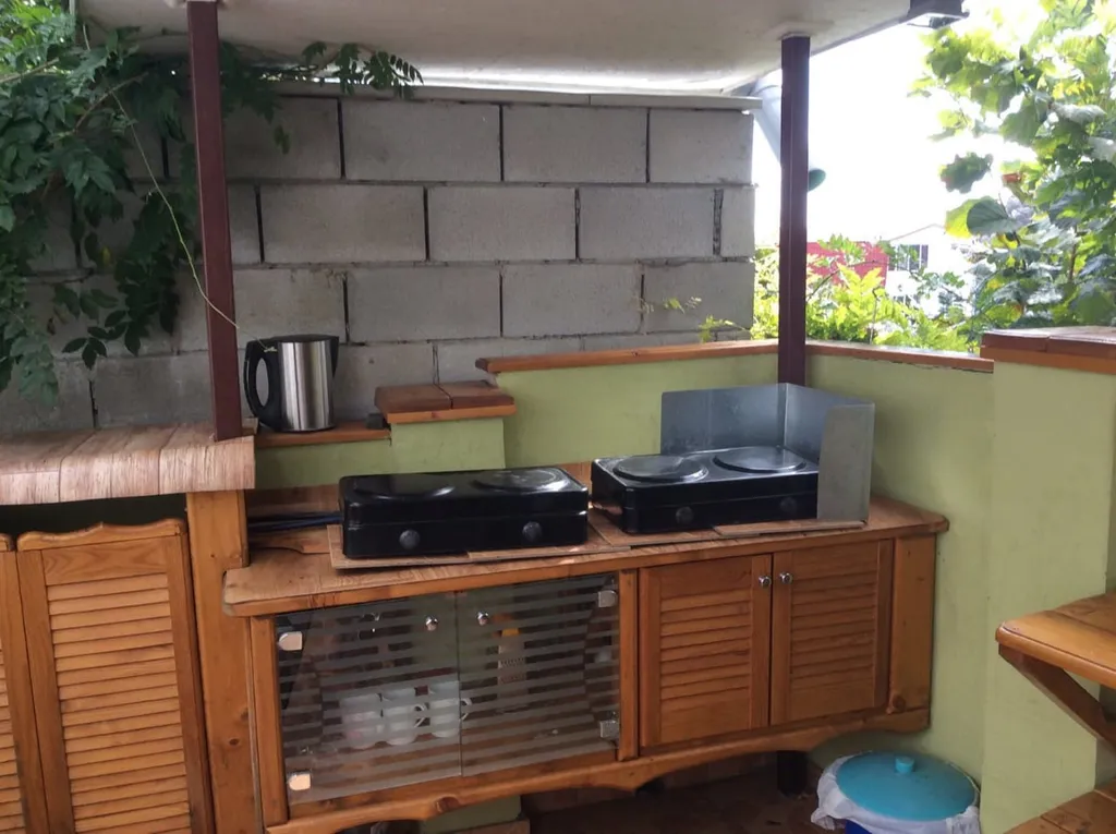 Уютная квартирка с двориком и беседкой