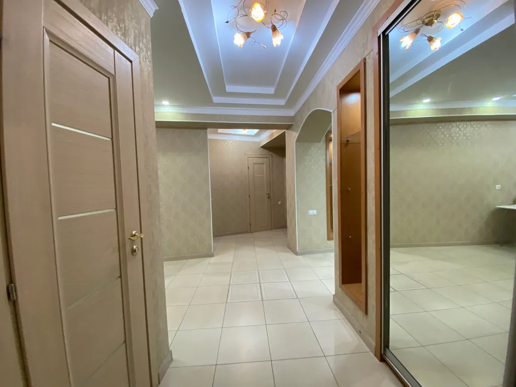 Трех комнатная квартира в центре Алматы