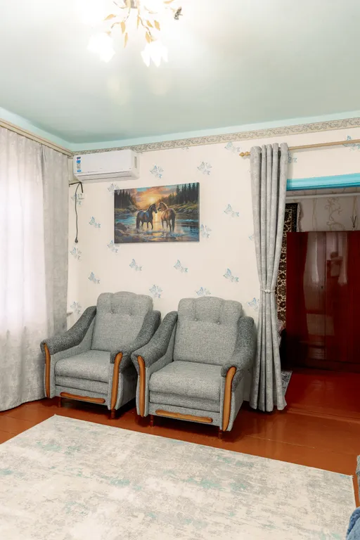 Уютный дом в тихом месте недалtко от центра посёлка