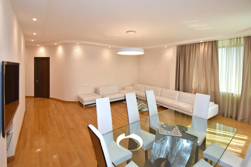 Красивая трёхкомнатная квартира в центре города