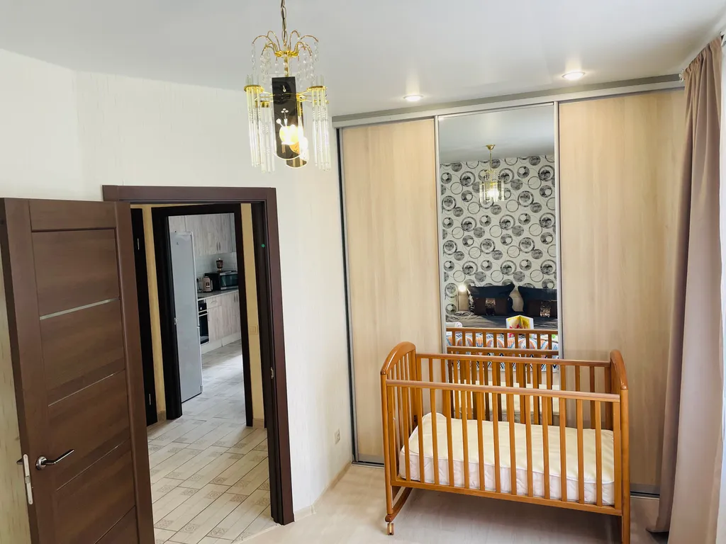 Полноценная двухкомнатная квартира с видом на платоновский парк