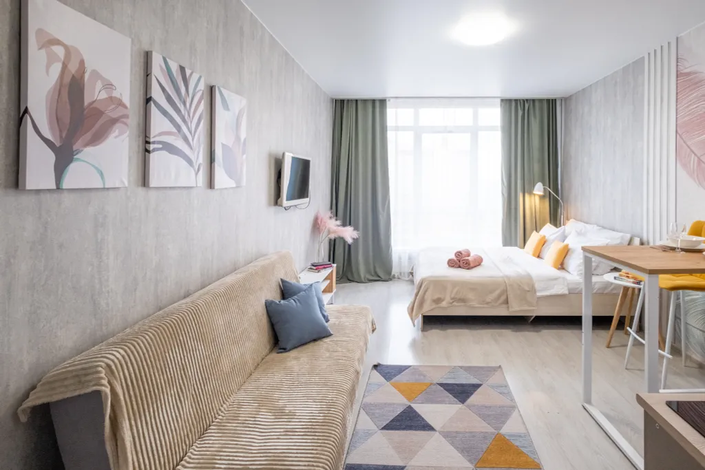 Студия в новом доме около кадетского училища