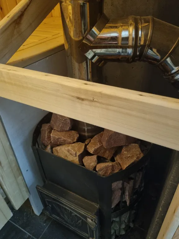 Дом и теннисный корт, сауна, камин недалеко от реки Москвы