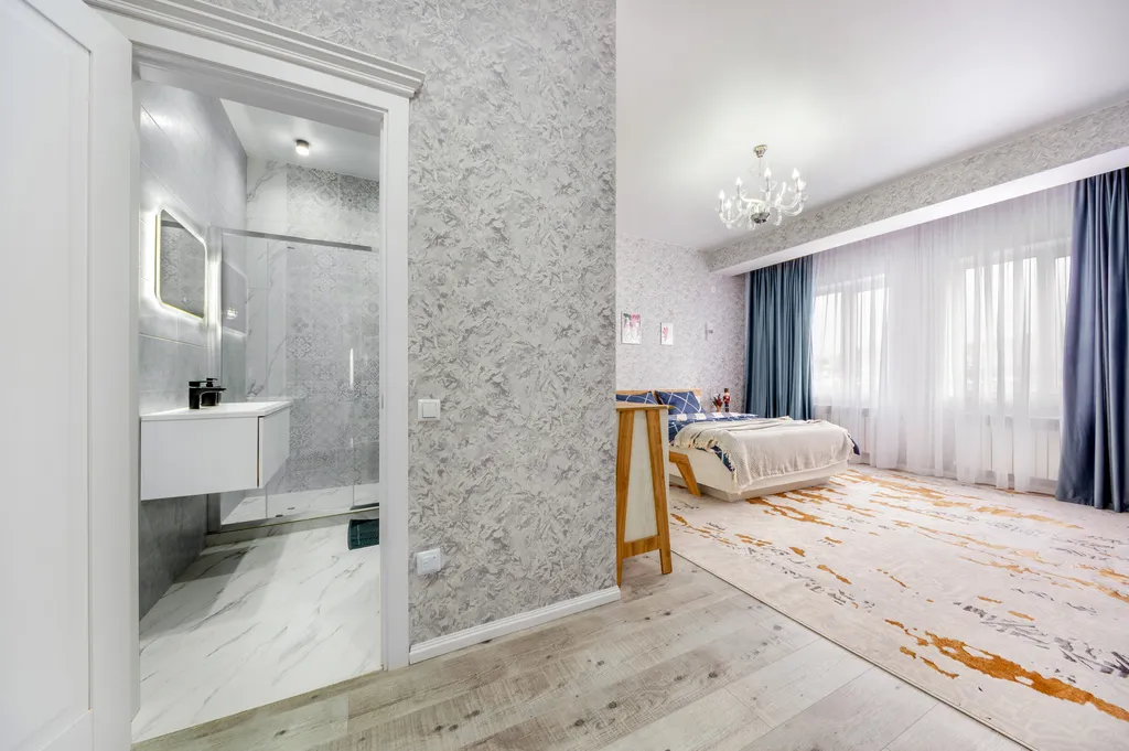 Просторная квартира с видом на горы в центре