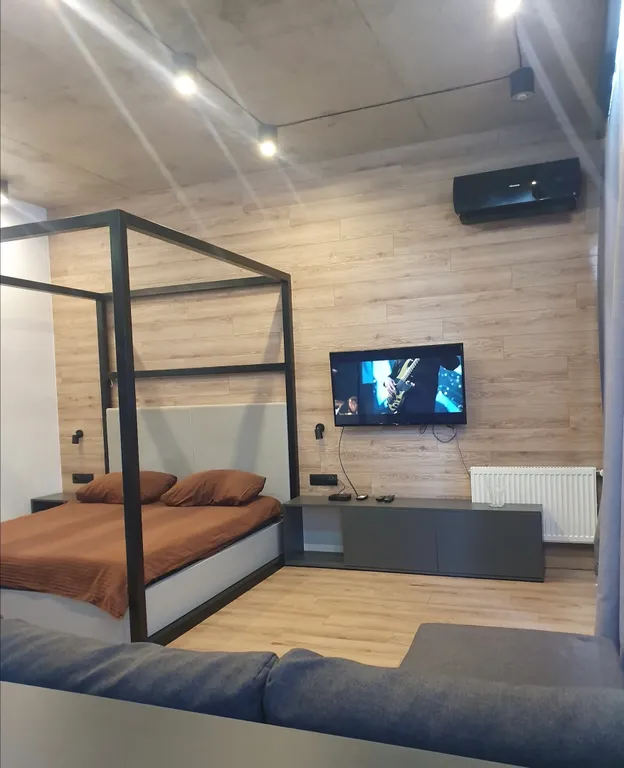 Центр, пешеходная улица Советская, закрытая территория, аллея фонарей