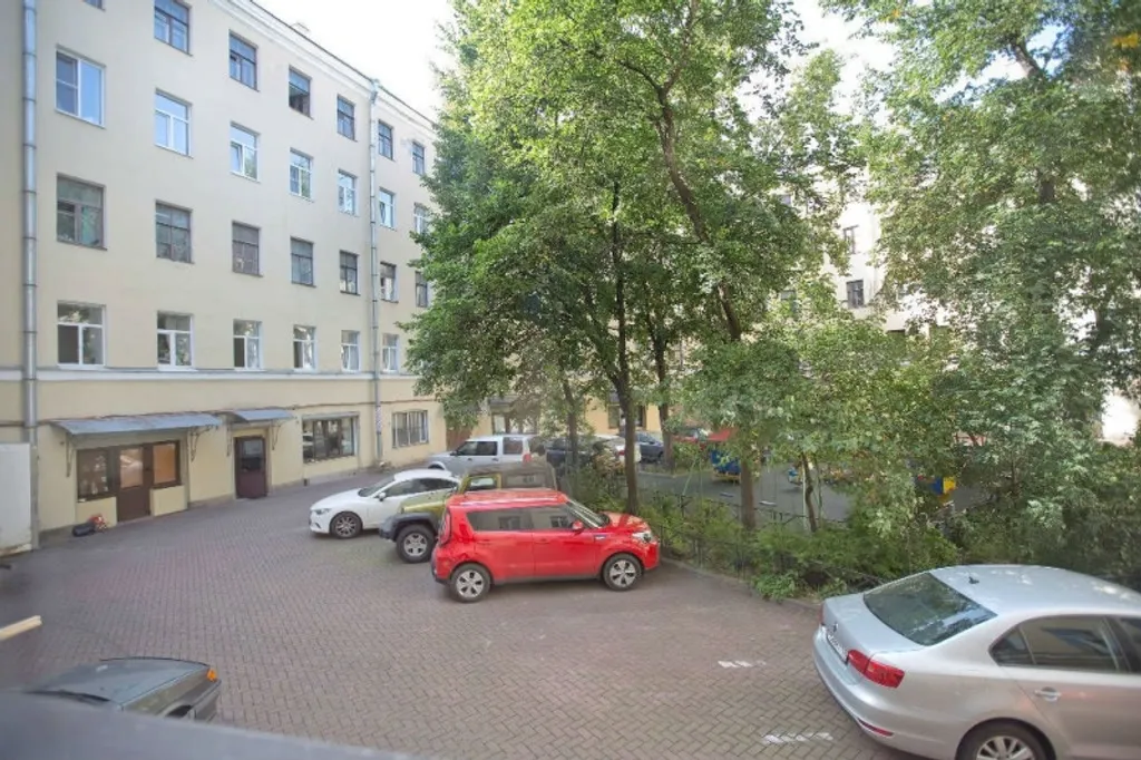 Квартира 3-комнатная квартира, с 3 изолированными комнатами Конюшенной площади — Санкт-Петербург