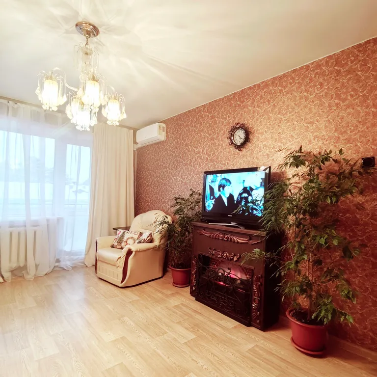 Квартира Квартира Камин, качеля! Напротив кл. Мешалкина. НВВКУ. НГУ. ЦНМТ. Мозайка. Эдэм — Новосибирск