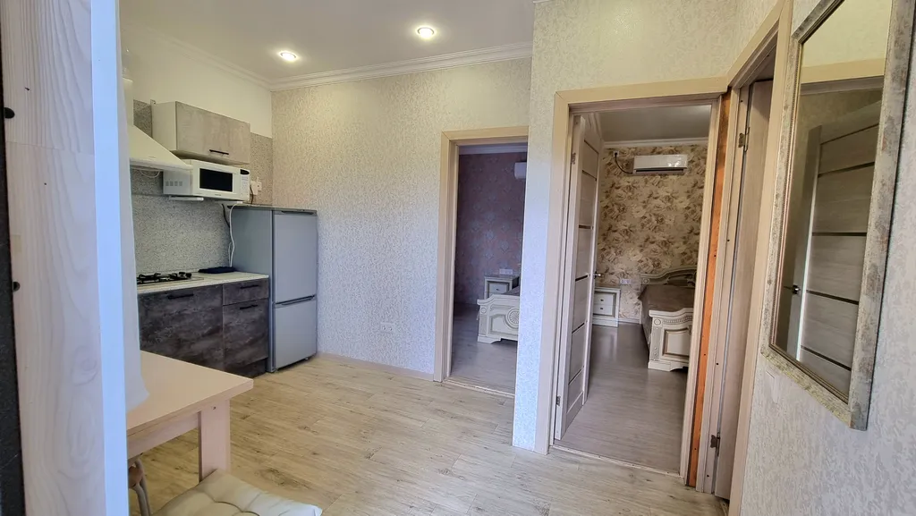 Домик и фруктовый сад