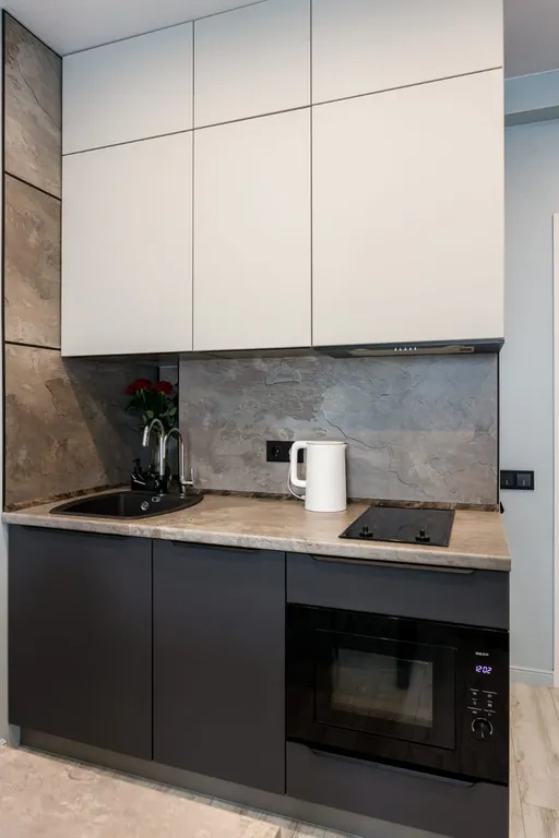 Студия в высотке близко к центру и аэропорту