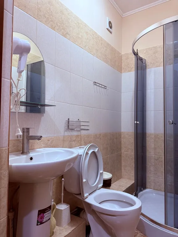 Четырехместный номер с 4-мя односпальными кроватями