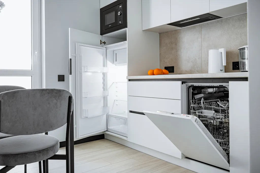 Квартира Квартира Современная студия с видом на горы Абхазии. Вблизи моря и набережной! — Сириус