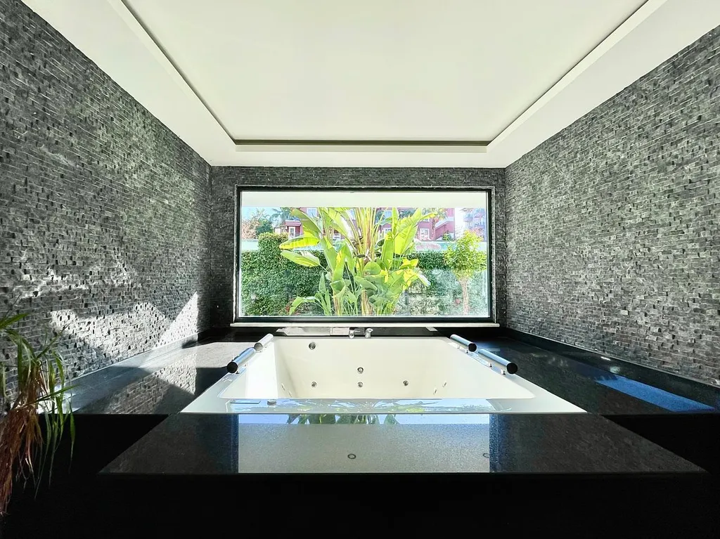 Квартира на берегу Средиземного моря, пляж Клеопатра