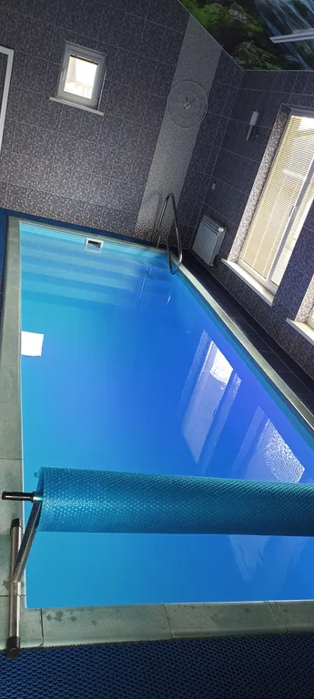 Домик у озера