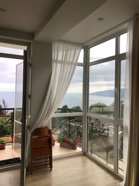Квартира с видом на море и горы