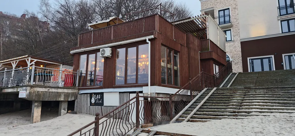 Современные апартаменты с видом на море