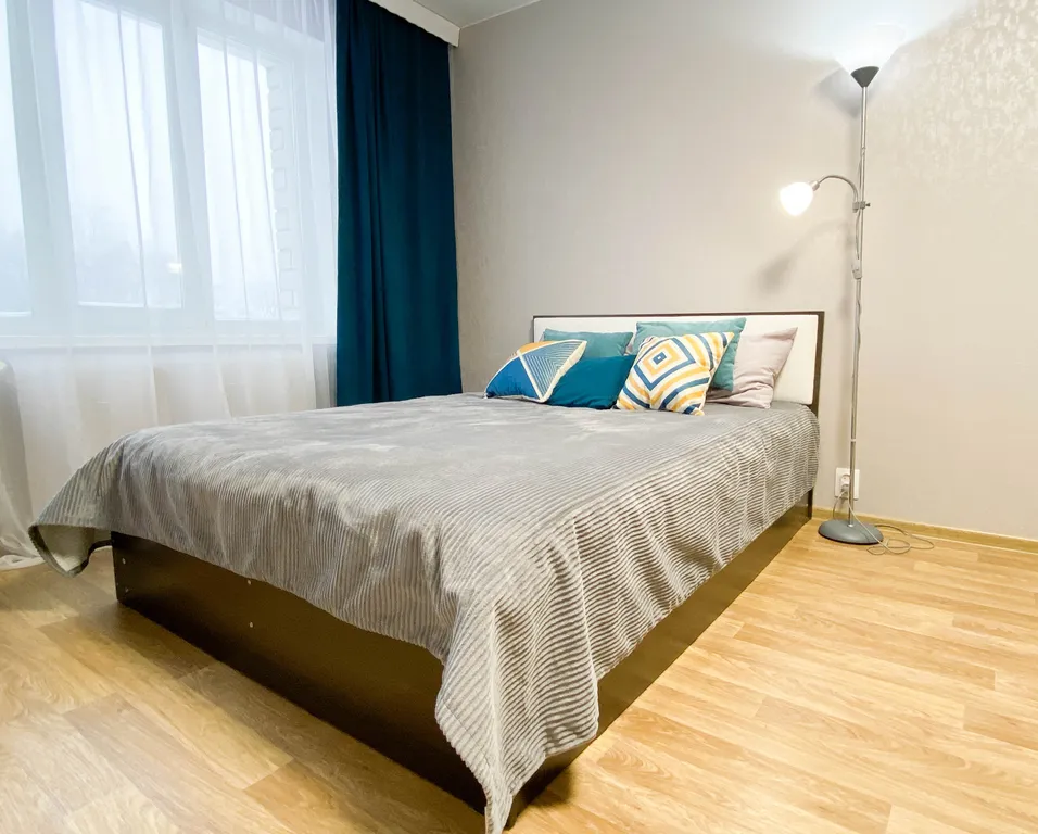 Стильная просторная квартира с модными кроликами в Орбите